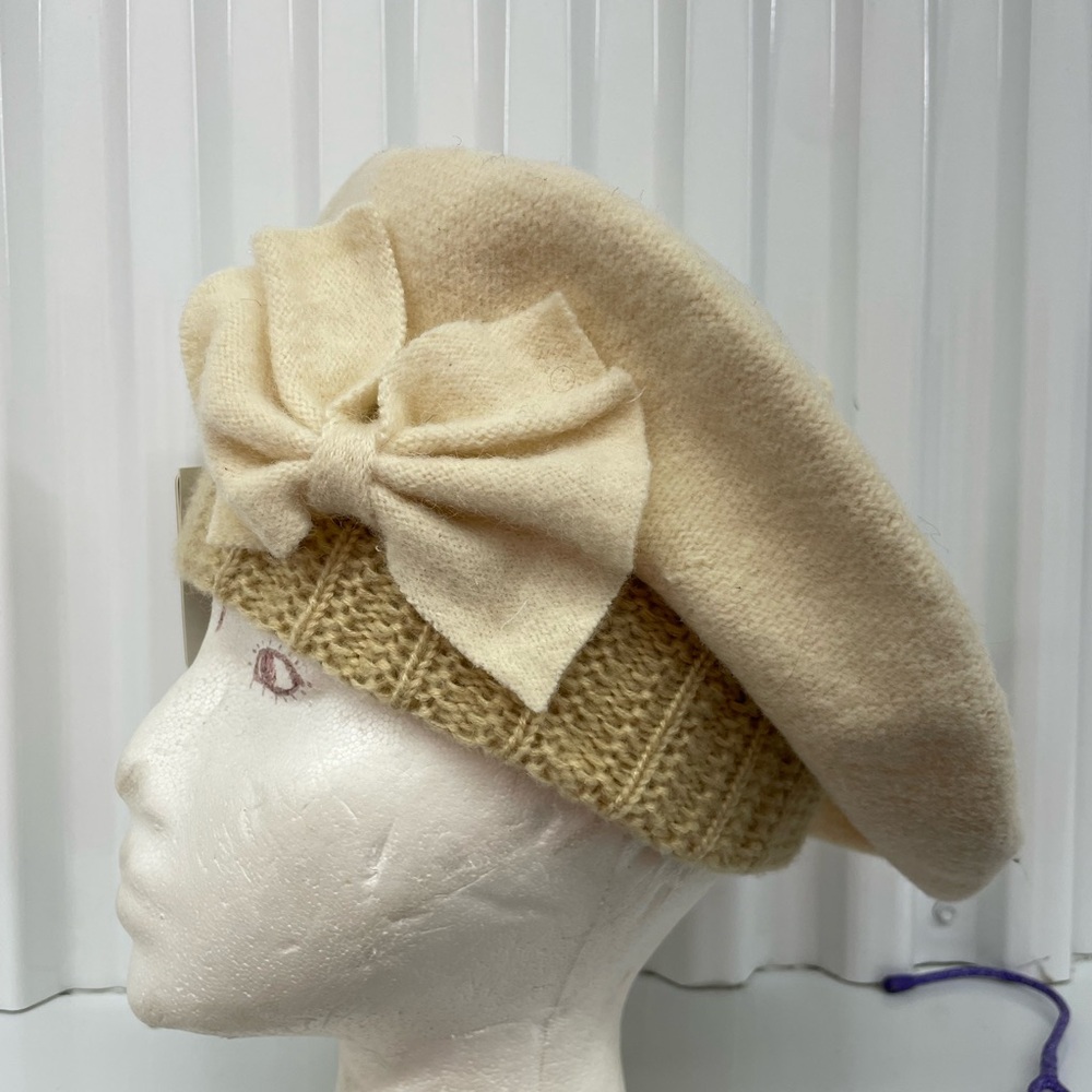 Forbusite Women’s Cream Beret - Picture 3 of 12